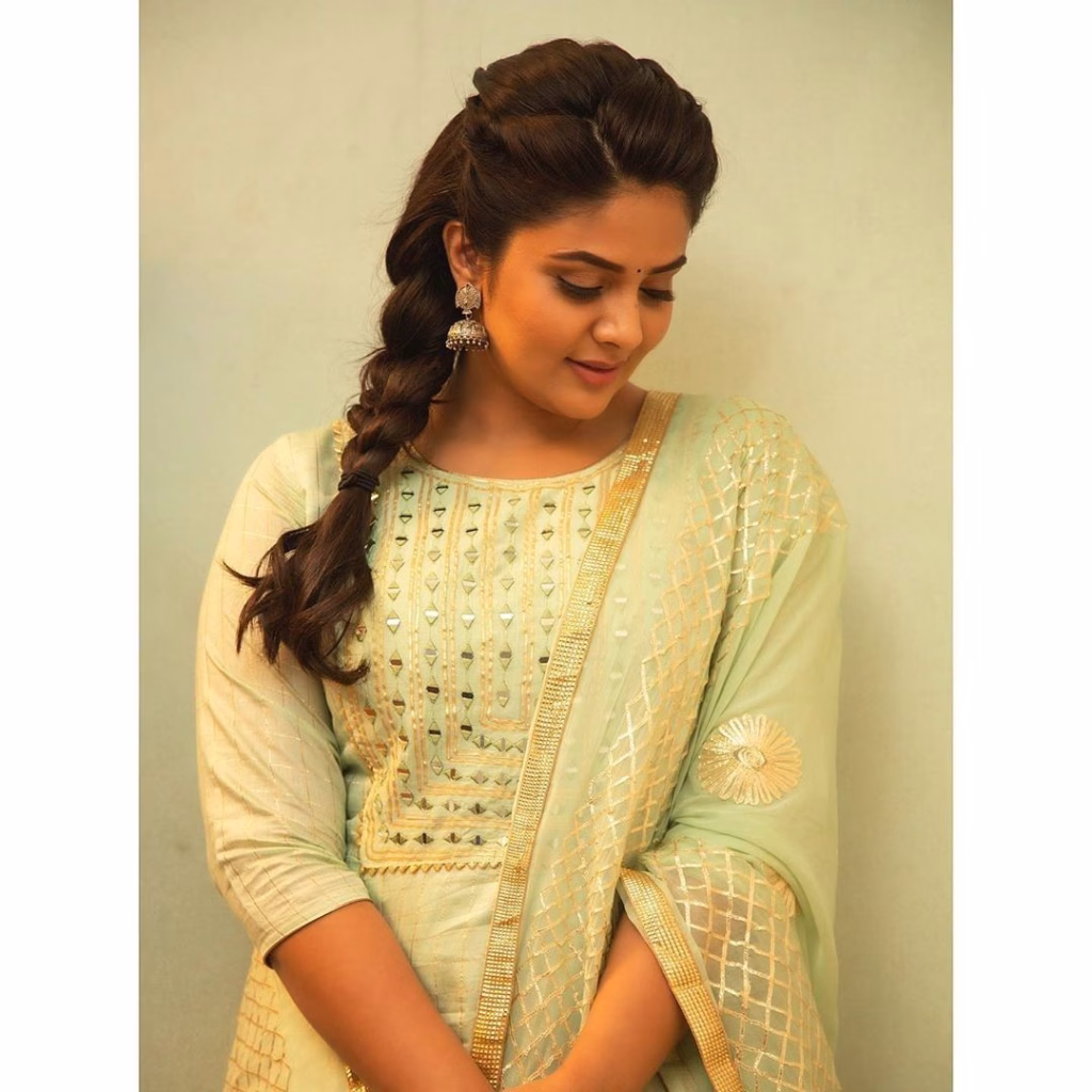 Sreemukhi