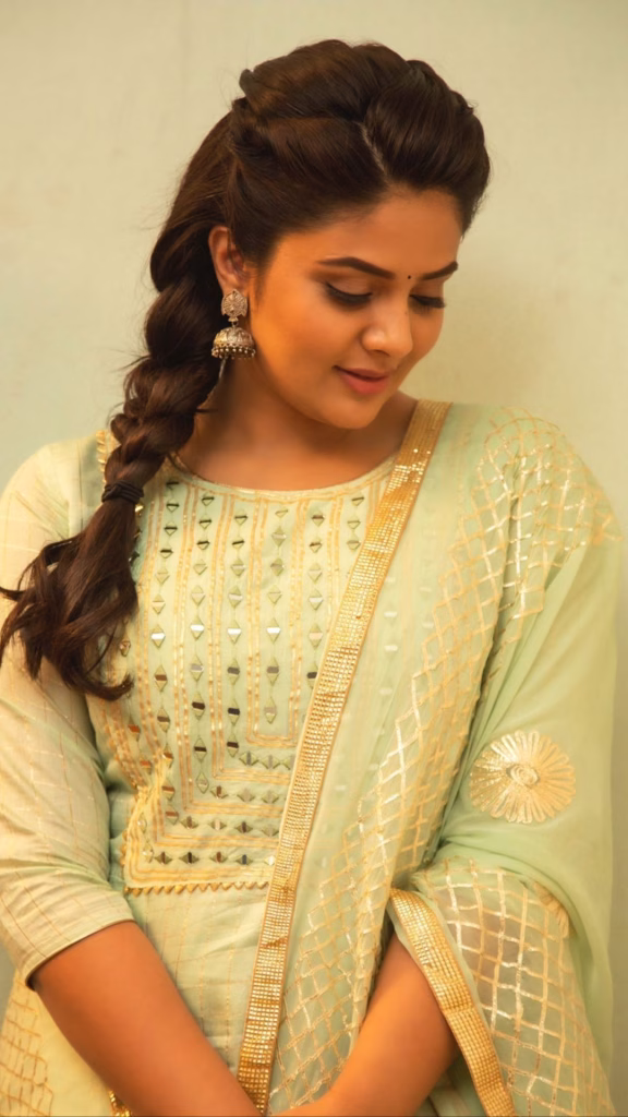 Sreemukhi