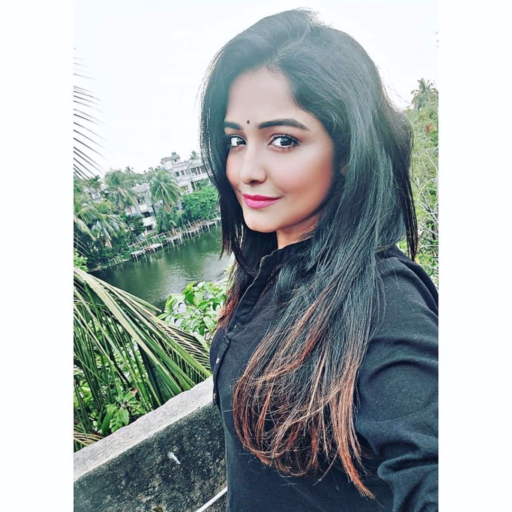 Sayantani Guhathakurta