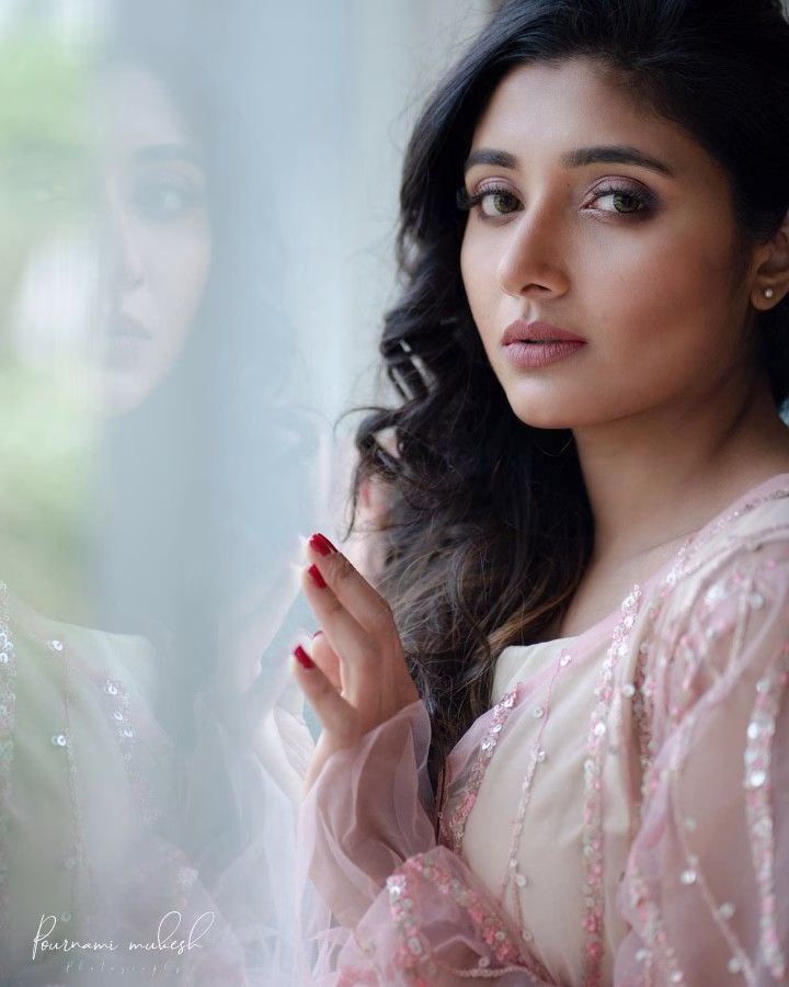 Mirna Menon
