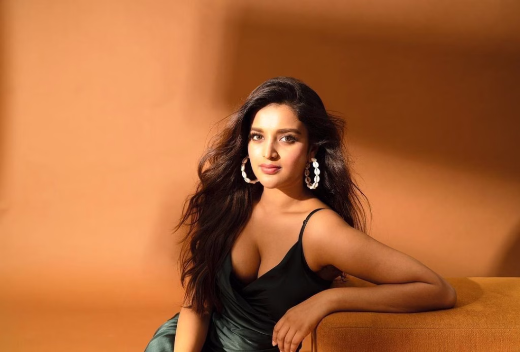 Nidhhi Agerwal