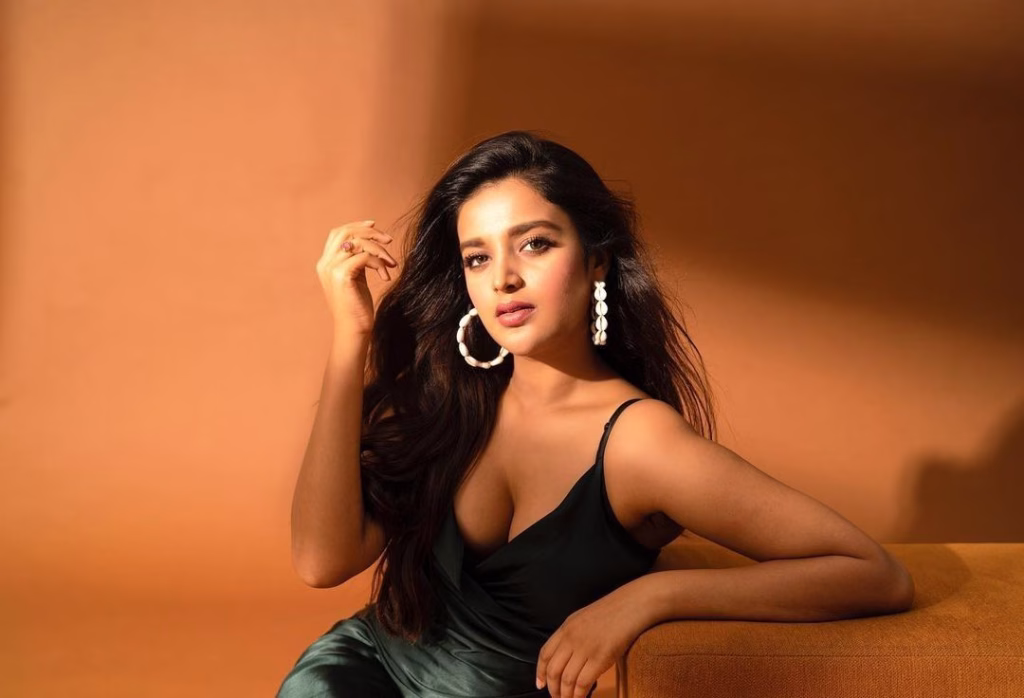 Nidhhi Agerwal