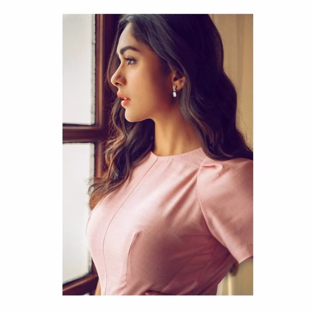 Mrunal Thakur