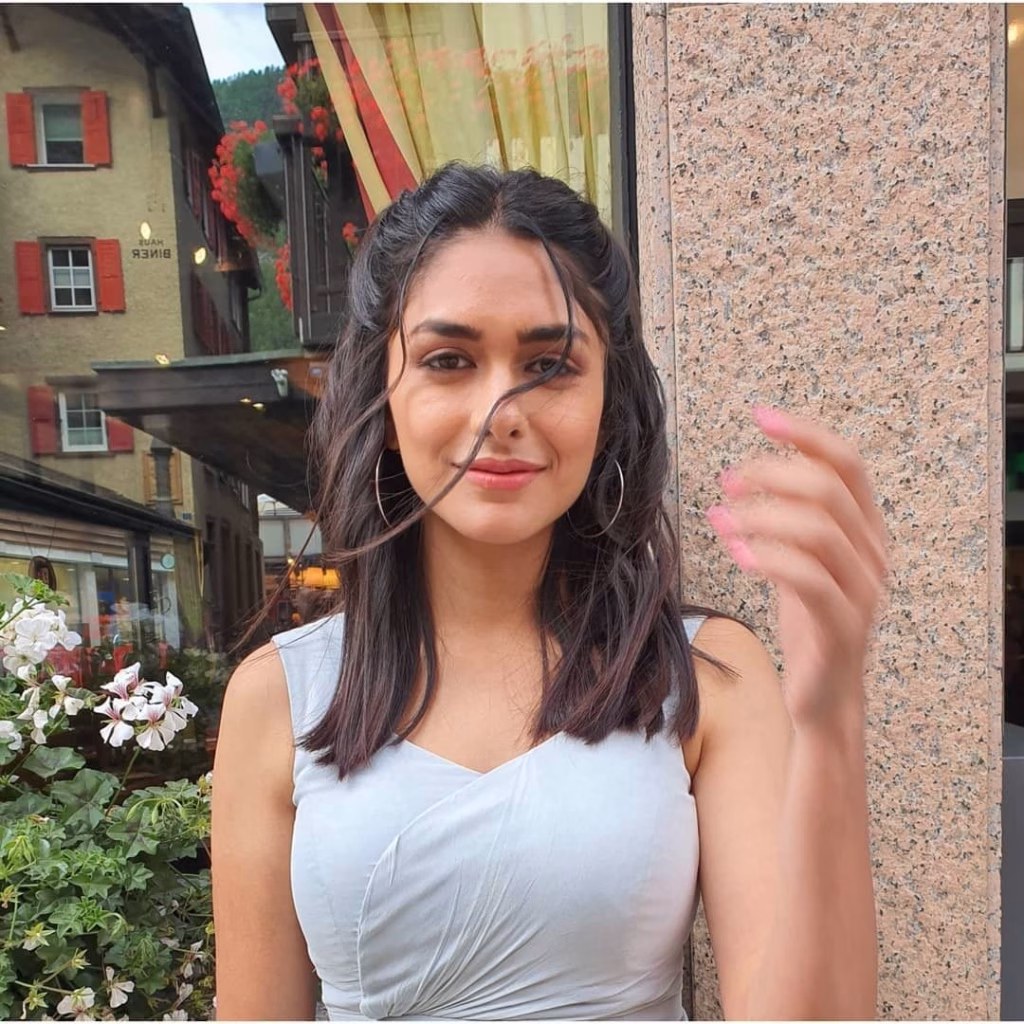 Mrunal Thakur