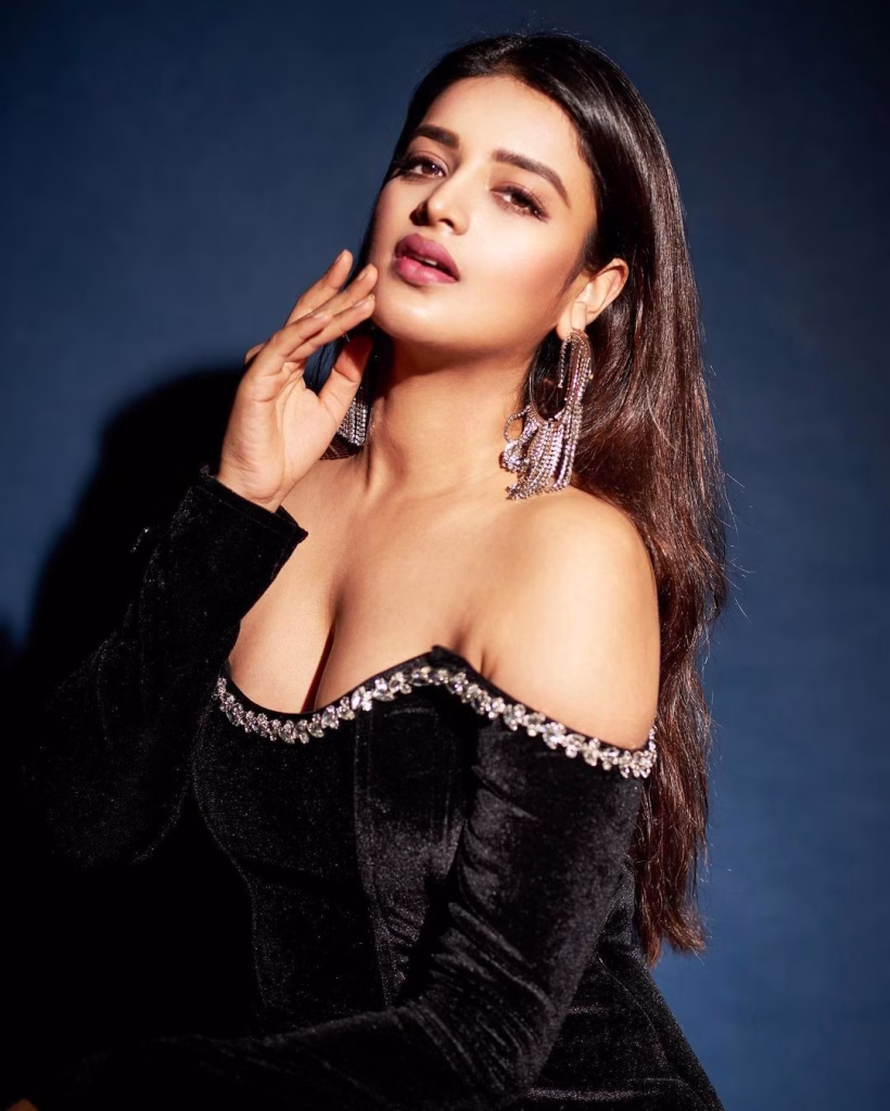 Nidhhi Agerwal