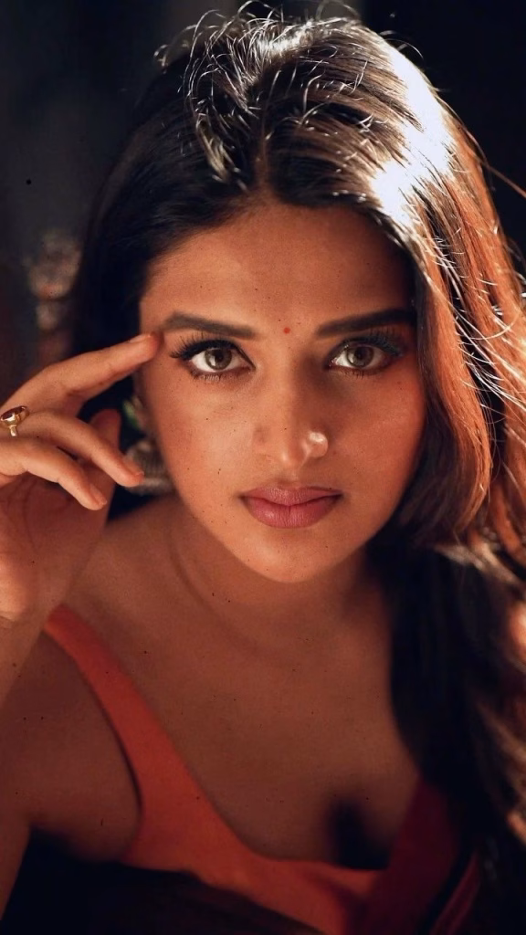 Nidhhi Agerwal