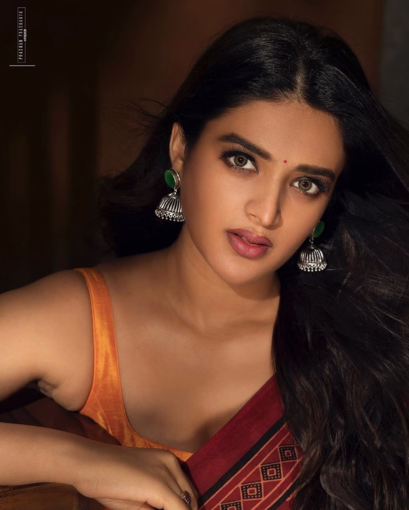 Nidhhi Agerwal