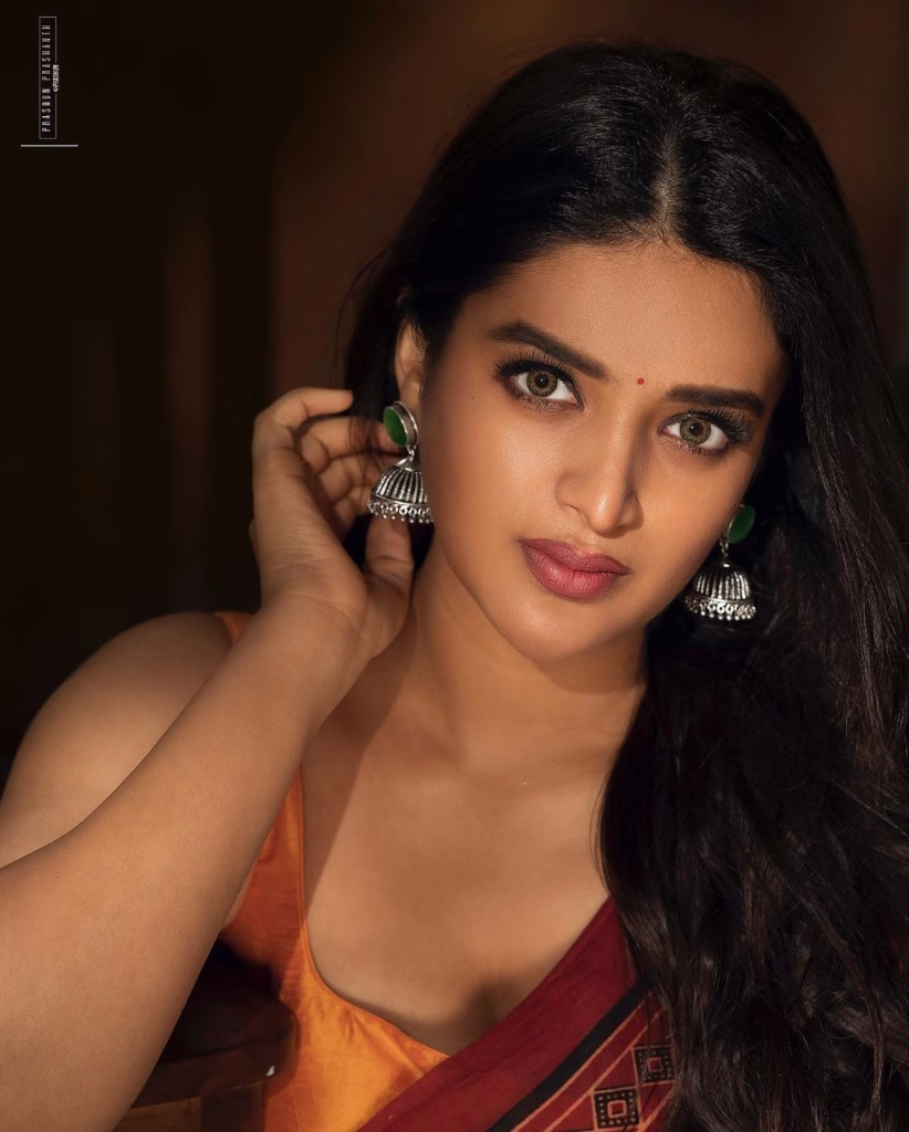 Nidhhi Agerwal