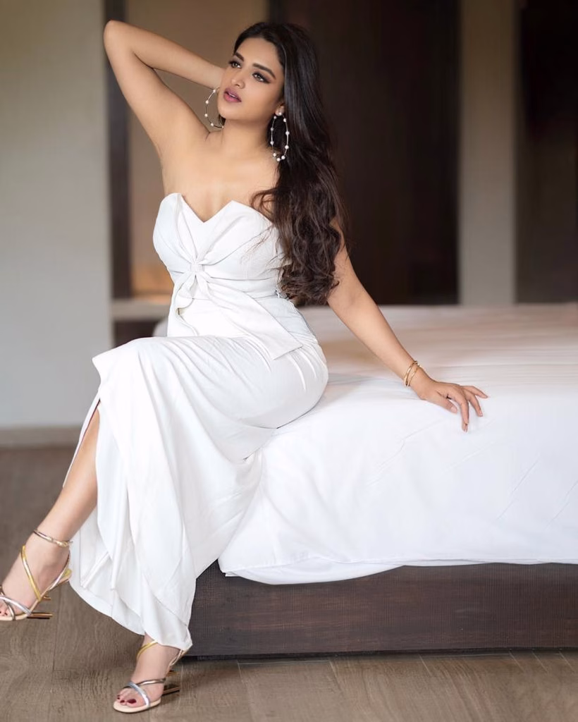 Nidhhi Agerwal