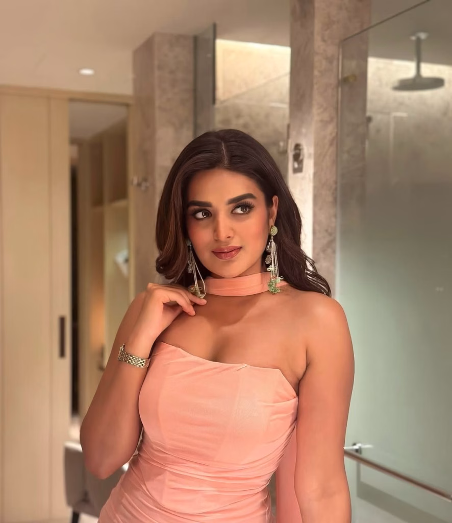 Nidhhi Agerwal
