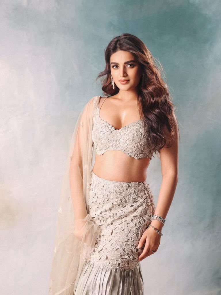 Nidhhi Agerwal