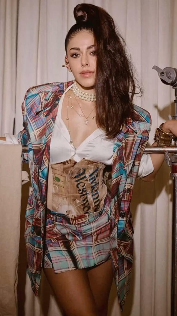 Alaya F