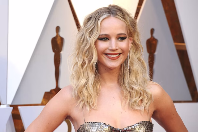 HD-wallpaper-actresses-jennifer-lawrence-actress-american-blonde-lipstick-smile