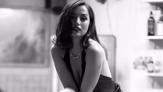 HD-wallpaper-ana-de-armas-no-time-to-die-hoot-ana-de-armas-celebrities-girls-hoot-monochrome-black-and-white