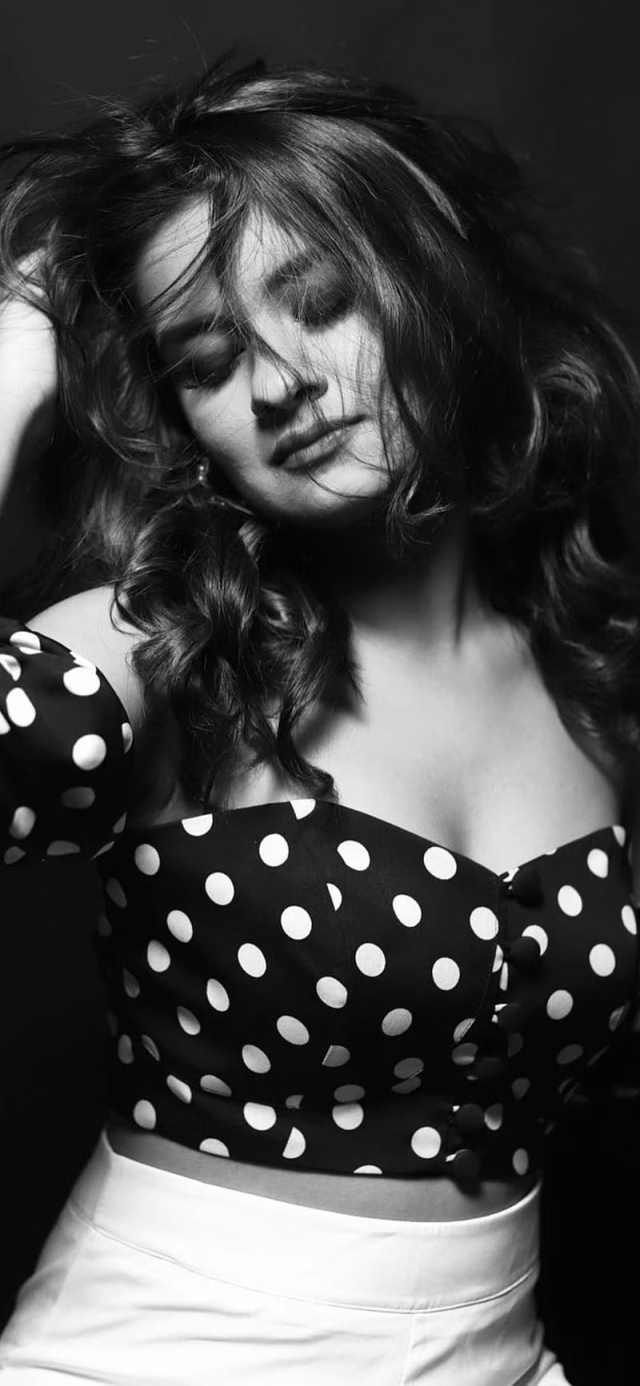 HD-wallpaper-avneet-kaur-2