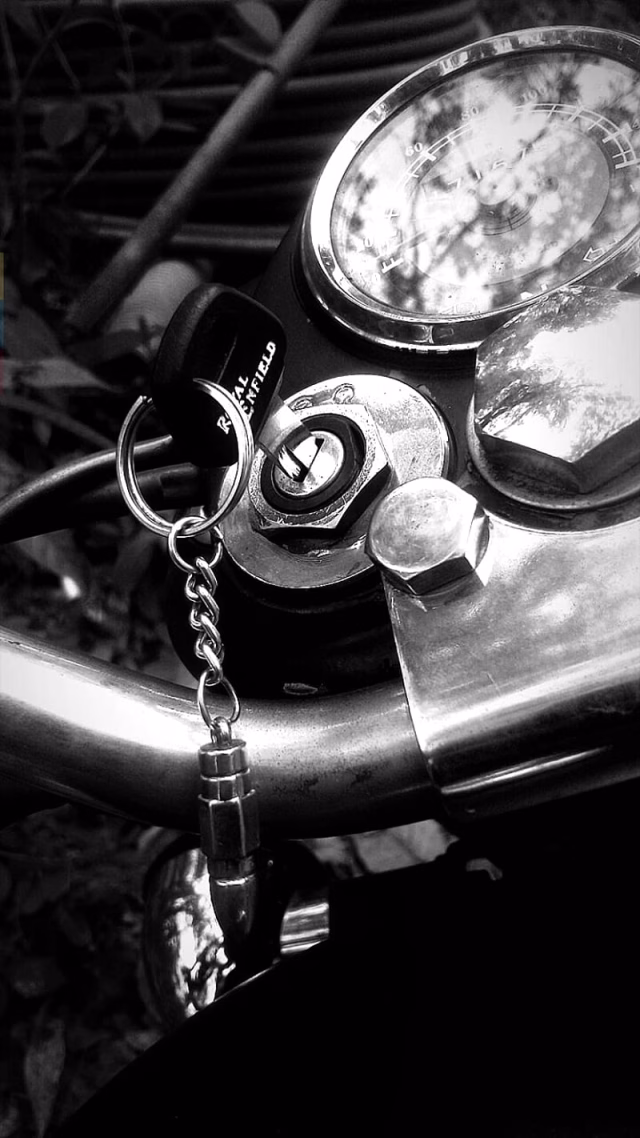HD-wallpaper-bullet-key-royal-enfield