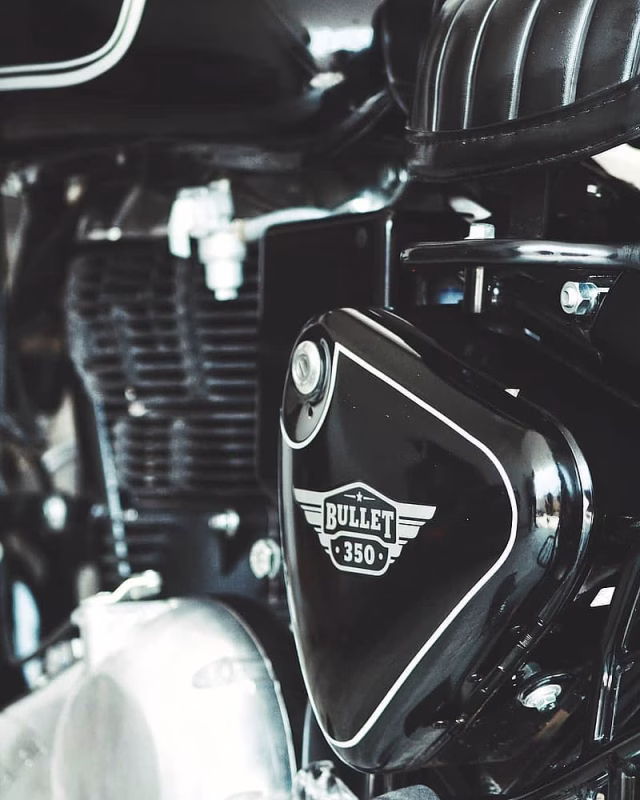 HD-wallpaper-bullet-royal-enfield-bullet-lock-screen-royal-enfield-whatsapp-dp