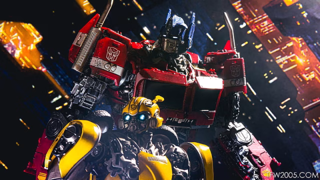 HD-wallpaper-bumblebee-optimus-prime-optimus-bumblebee-movie-2