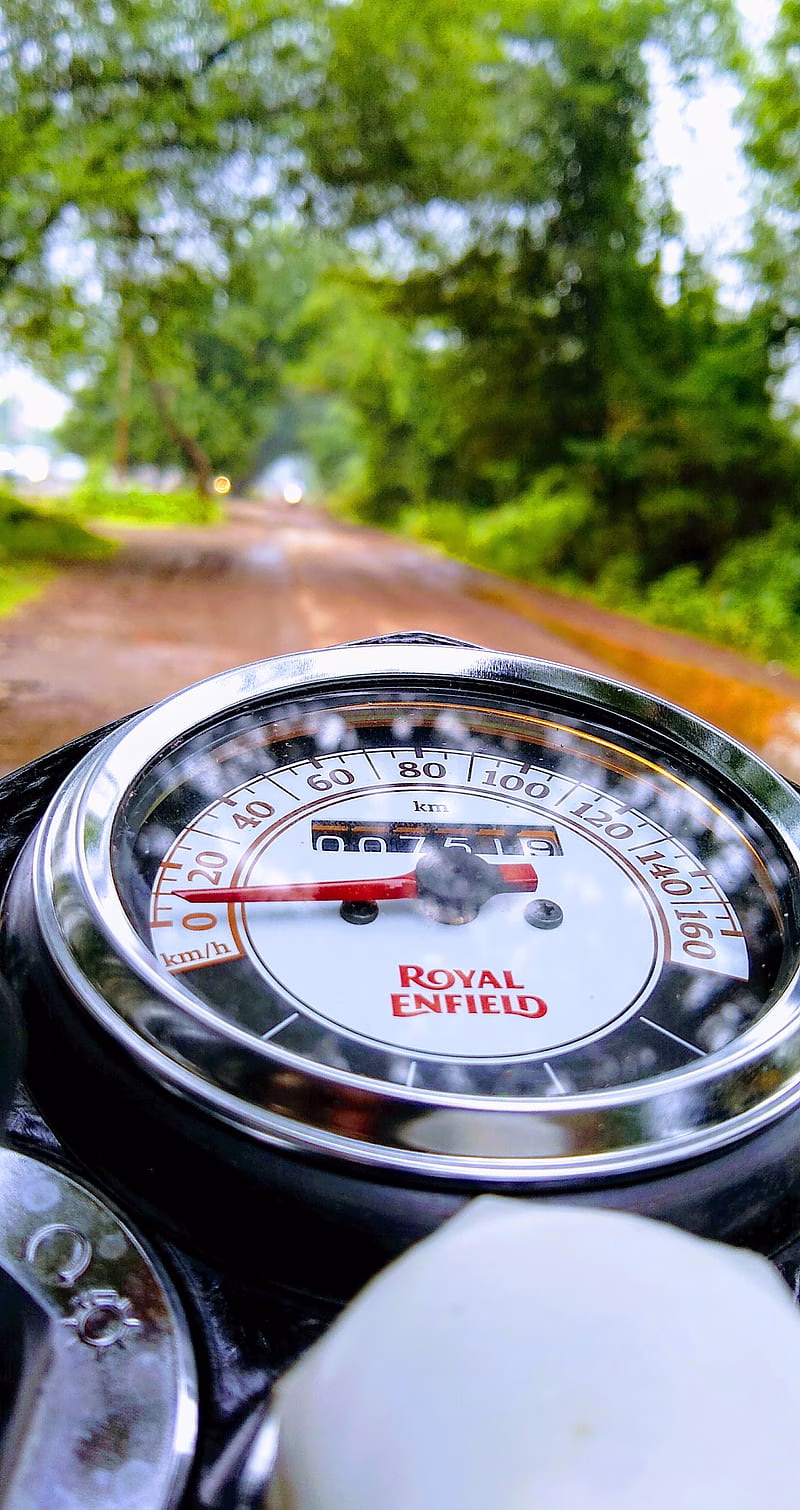 HD-wallpaper-classic-350-bullet-classic-500-classic-chrome-re-classic-350-re-fam-royal-enfield-royal-enfield-india-venki09
