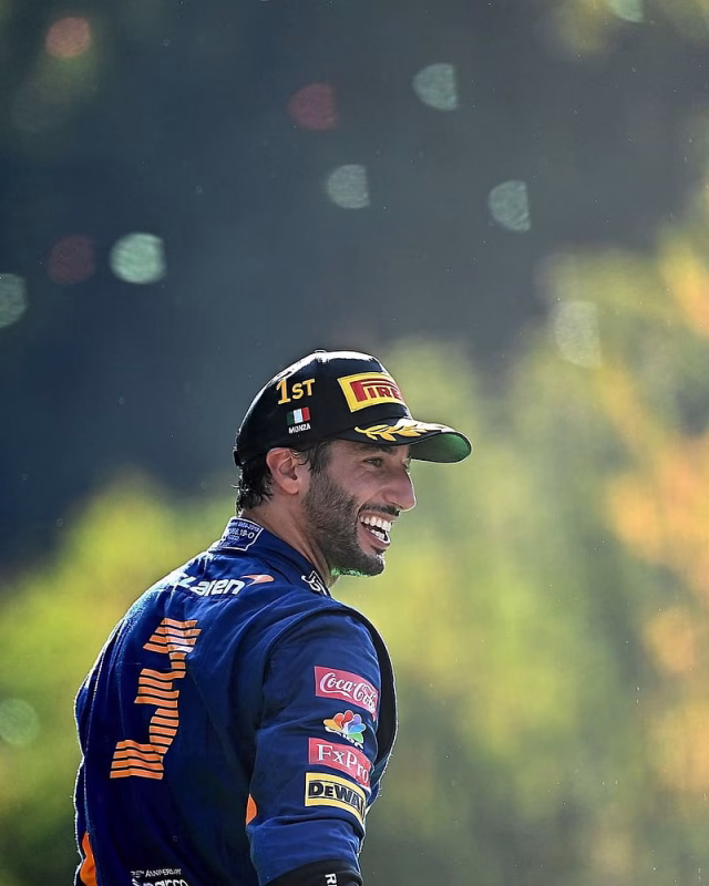 HD-wallpaper-daniel-ricciardo-3-daniel-ricciardo-dr3-driver-mclaren-podium-formula-1-monza-f1