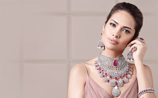 HD-wallpaper-esha-gupta-portrait-beautiful-woman-indian-jewelry-indian-actress