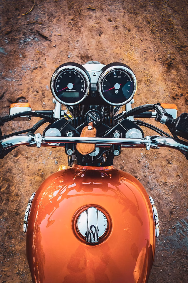 HD-wallpaper-interceptor-beautiful-bike-bullet-motorcycle-royal-enfield-stunt