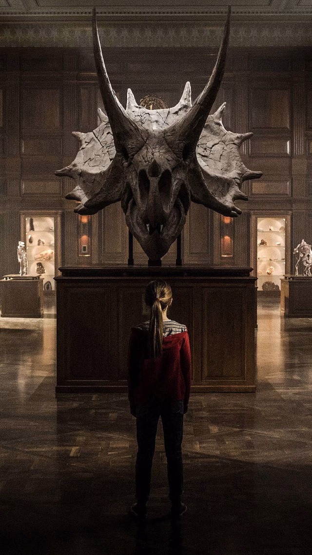 HD-wallpaper-j-w-fallen-kingdom-2018-bryce-dallas-howard-chris-pratt-fallen-kingdom-isabella-sermon-jurassic-world