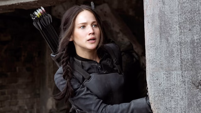 HD-wallpaper-katniss-everden-celebrity-jennifer-lawrence-the-hunger-games-beautiful-the-hunger-games-mockingjay-arrow-entertainment-people-movies-archer-actresses