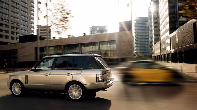 HD-wallpaper-land-rover-blur-land-rover-range-rover-cars-blur