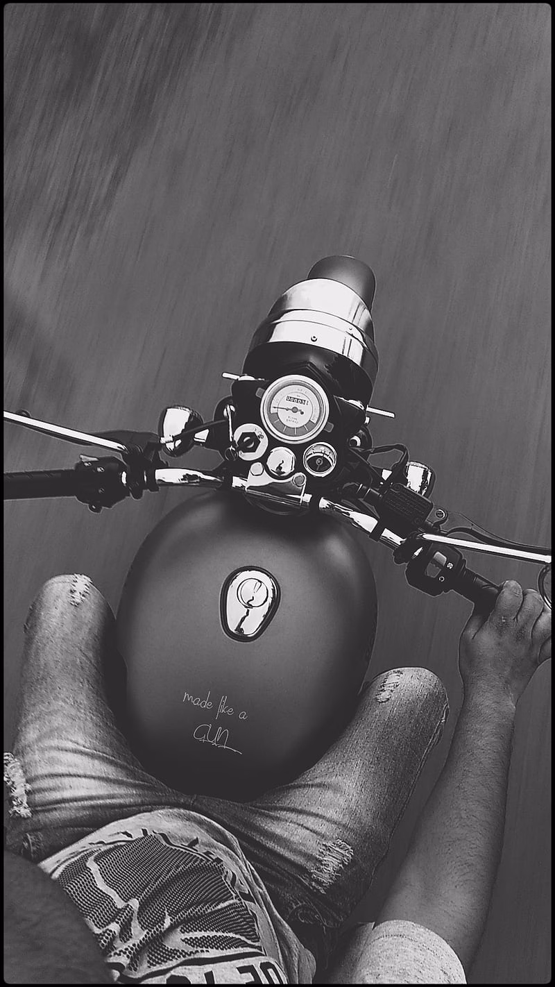 HD-wallpaper-made-like-a-gun-bullet-bullet-350-classic-royal-enfield-classic-350-gun-metal-grey
