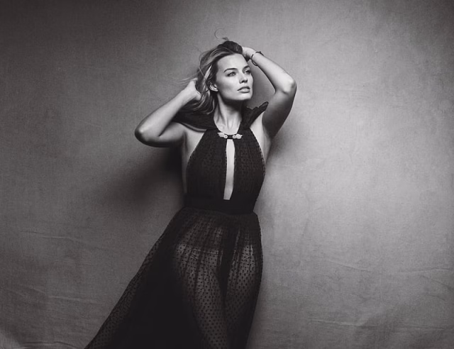 HD-wallpaper-margot-robbie-2017-monochrome-margot-robbie-celebrities-girls-monochrome-black-and-white