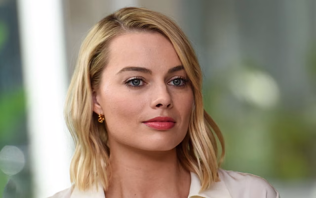 HD-wallpaper-margot-robbie-hoot-portrait-hollywood-australian-actress-blonde