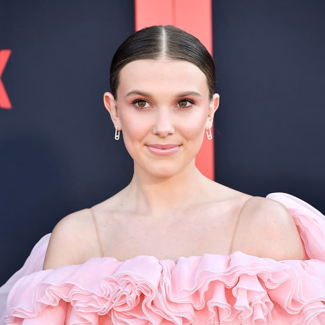 HD-wallpaper-millie-bobby-brown-famous-people