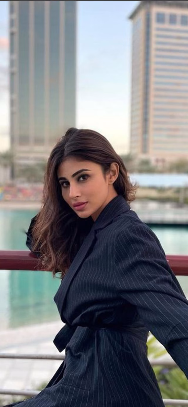 HD-wallpaper-mouni-roy-beautiful-bollywood-29