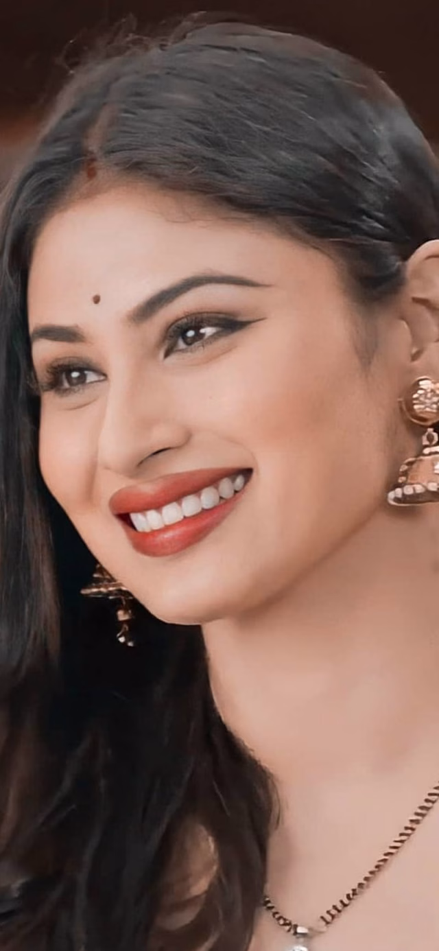 HD-wallpaper-mouni-roy-beautiful-bollywood-tollywood-12
