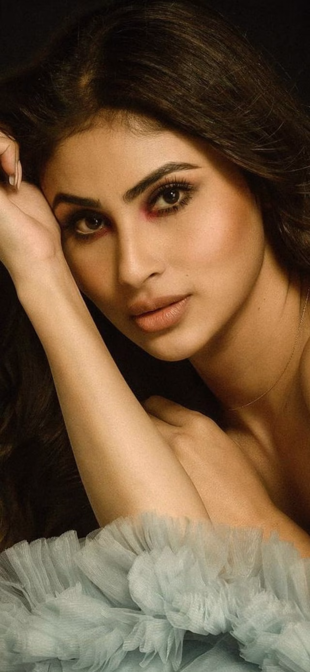 HD-wallpaper-mouni-roy-beautiful-bollywood-tollywood-15