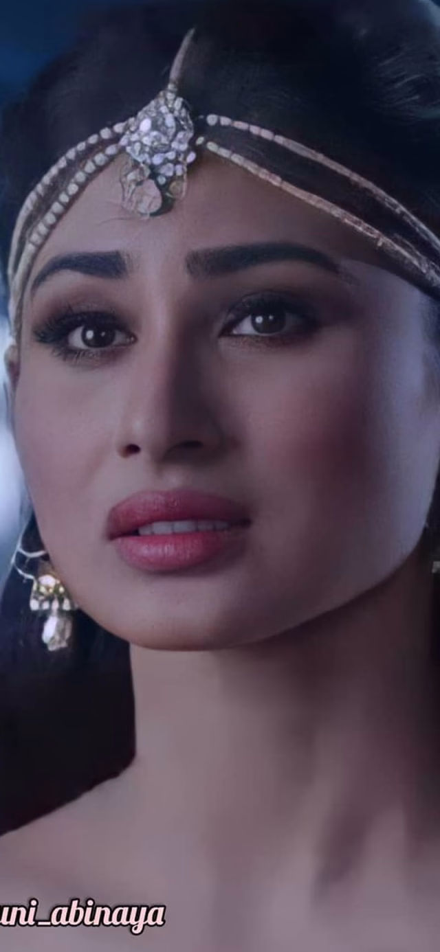 HD-wallpaper-mouni-roy-beautiful-bollywood-tollywood-19