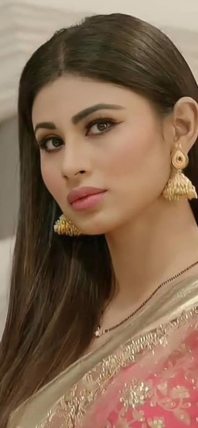 HD-wallpaper-mouni-roy-beautiful-bollywood-tollywood-29