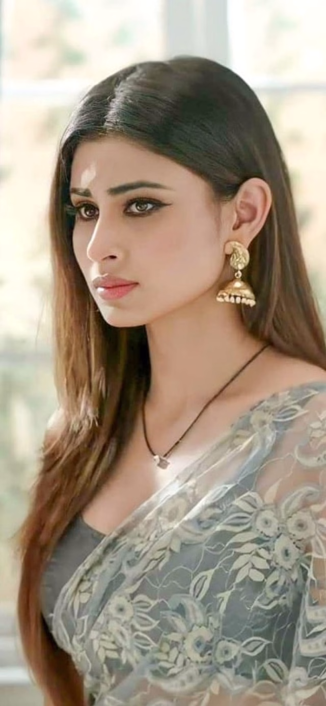 HD-wallpaper-mouni-roy-beautiful-bollywood-tollywood-3