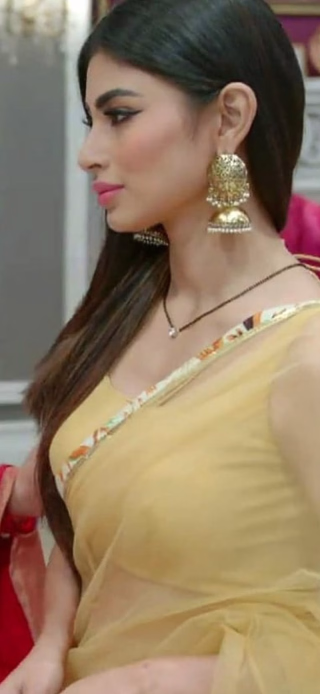 HD-wallpaper-mouni-roy-beautiful-bollywood-tollywood-8