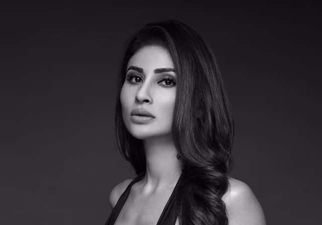 HD-wallpaper-mouni-roy-black-white-hoot-2024-1