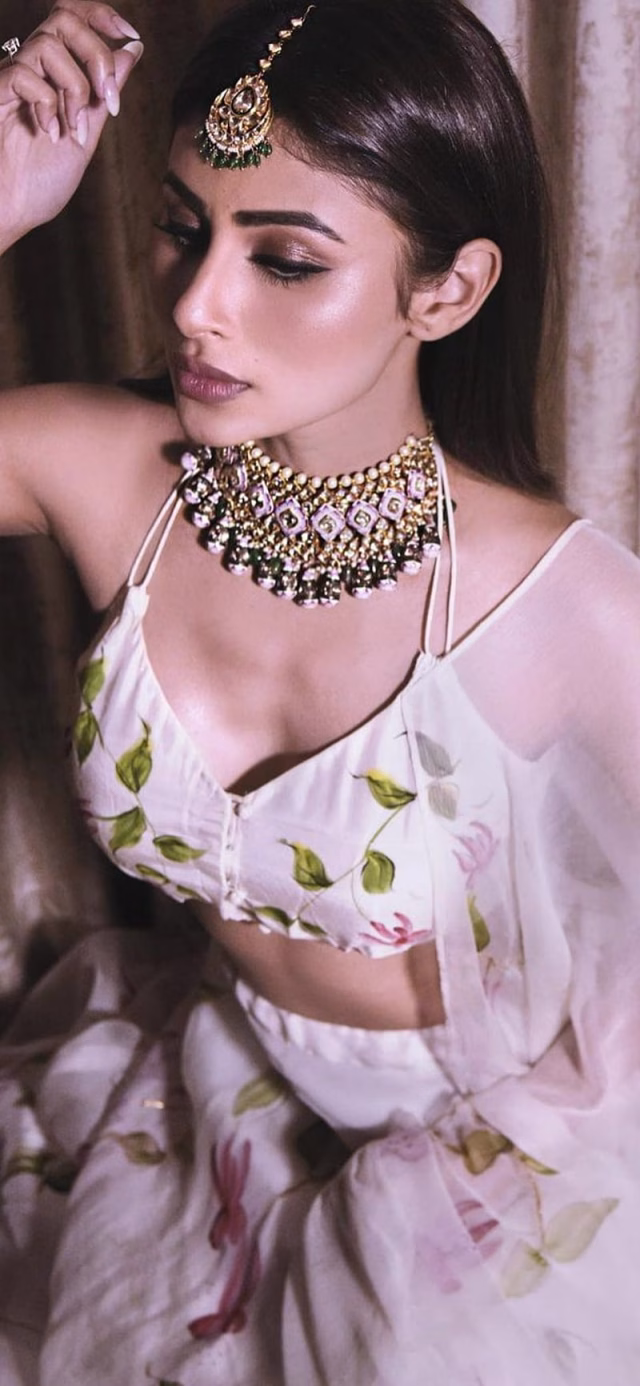 HD-wallpaper-mouni-roy-bollywood-diwali