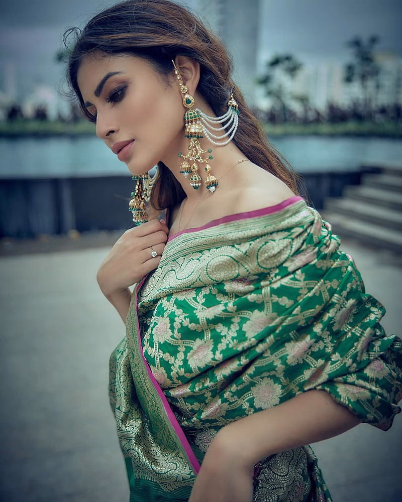 HD-wallpaper-mouni-roy-flash-graphy-bollywood-1