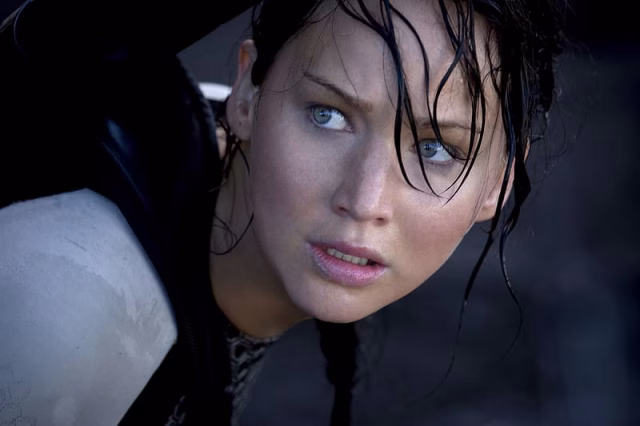 HD-wallpaper-movie-katniss-everdeen-jennifer-lawrence-the-hunger-games-1