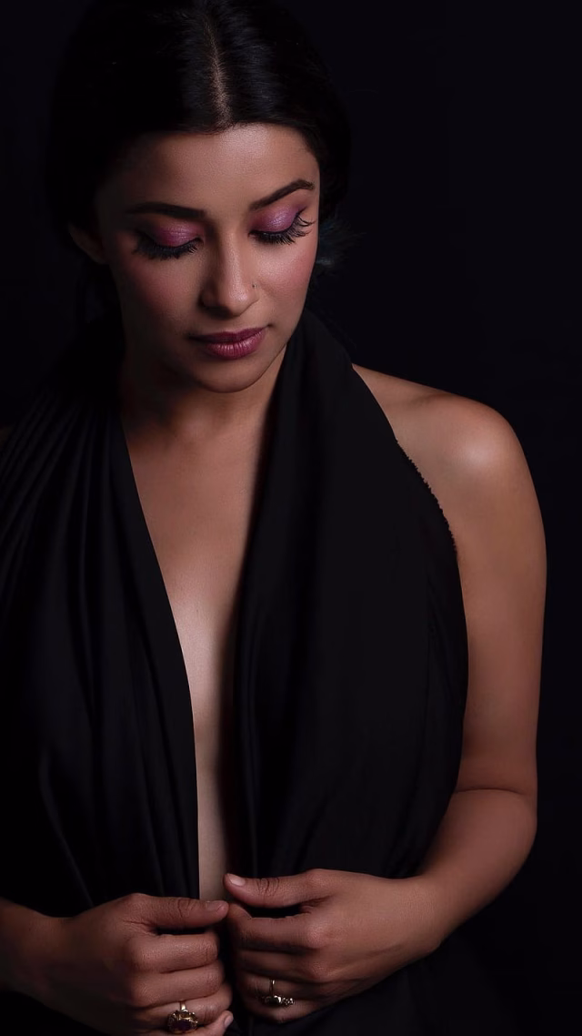 HD-wallpaper-nyra-banerjee-dark-model