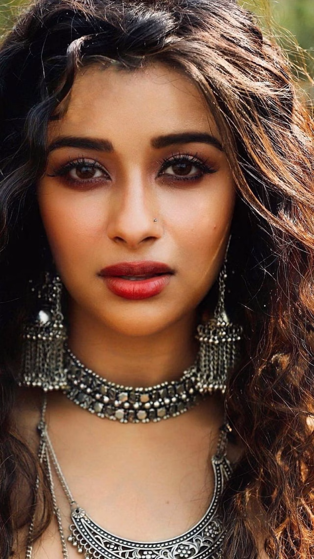 HD-wallpaper-nyra-banerjee-model-closeup