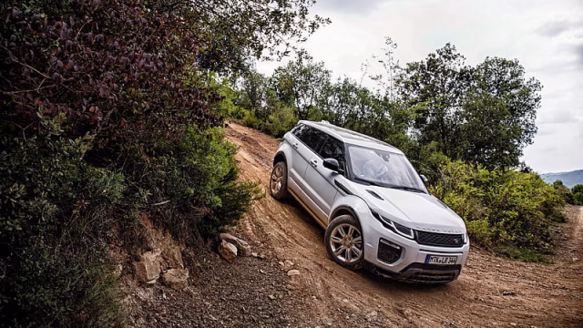 HD-wallpaper-range-rover-offroading-land-rover-concept-cars-offroading-range-rover