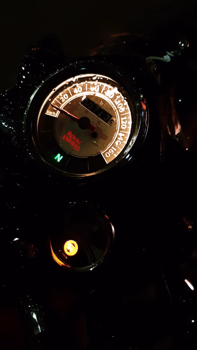 HD-wallpaper-royal-enfield-350-bullet-classic-cluster-dark-enfield-odometer-royal-speedometer