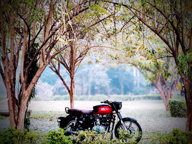 HD-wallpaper-royal-enfield-beautiful-bike-bikes-black-nature-red-redditch