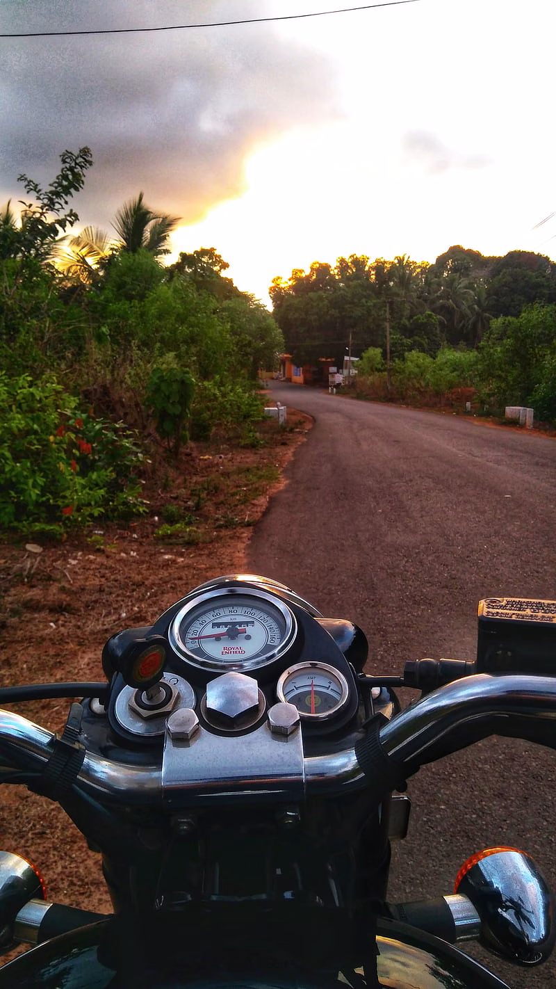 HD-wallpaper-royal-enfield-bike-bullet-classic-350-made-like-a-gun